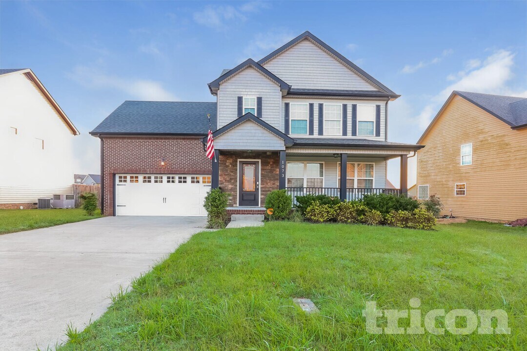 1073 Castlerock Dr in Clarksville, TN - Building Photo