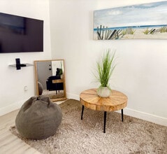 329 Madison St in Hollywood, FL - Building Photo - Building Photo