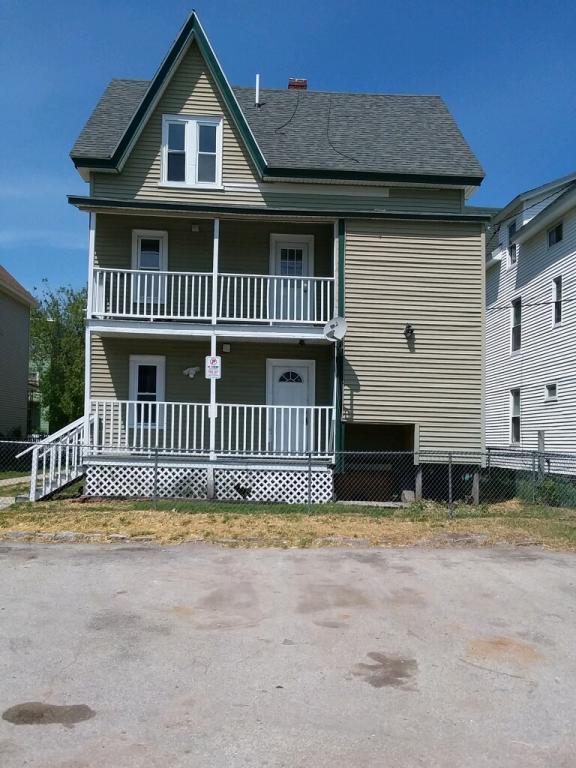241 Spruce St in Manchester, NH - Building Photo - Building Photo