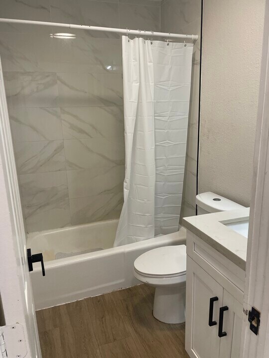 1421 SE 4th Ave in Deerfield Beach, FL - Foto de edificio