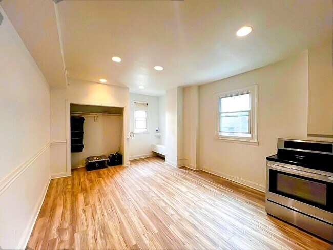 2341 18th St NW, Unit 2 in Washington, DC - Foto de edificio - Building Photo