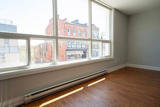 233 St. Paul St in St Catharines, ON - Building Photo - Building Photo
