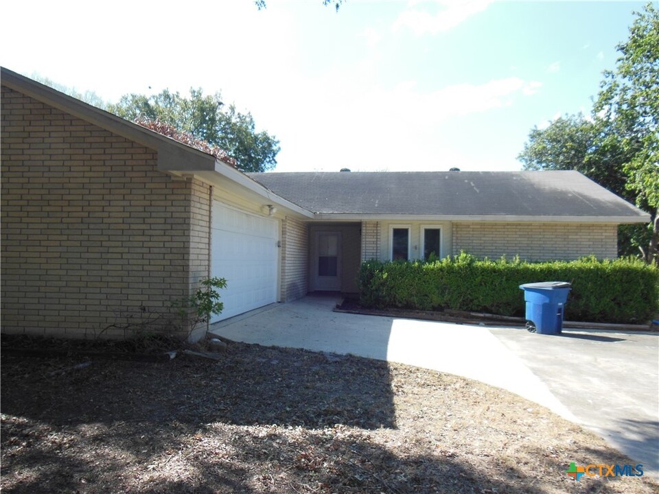 318 Bobolink Dr in New Braunfels, TX - Building Photo