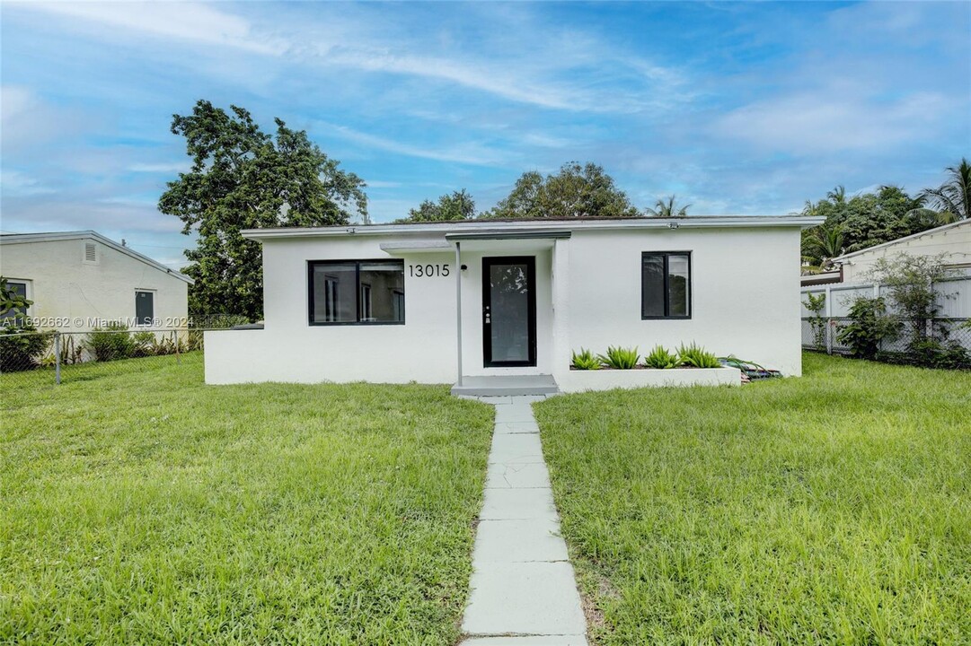 13015 NW 10th Ave in North Miami, FL - Building Photo