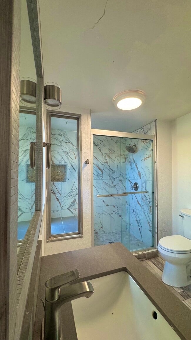 5523 San Pablo Dam Rd, Unit B in El Sobrante, CA - Building Photo - Building Photo