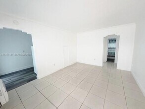 7445 Harding Ave in Miami Beach, FL - Building Photo - Building Photo