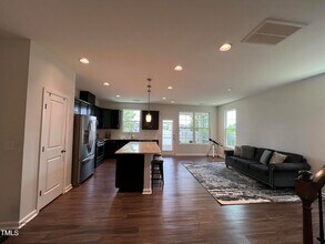 1109 Little Gem Ln in Apex, NC - Foto de edificio - Building Photo