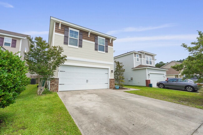 18 Millwood Lake Dr in Savannah, GA - Building Photo - Building Photo