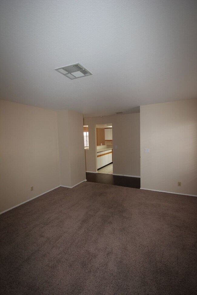 2848 Blue Bonnet Dr in Henderson, NV - Building Photo - Building Photo