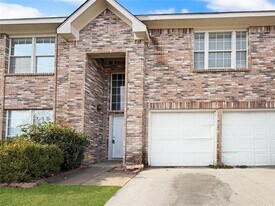 204 Patton Dr in Cedar Hill, TX - Building Photo