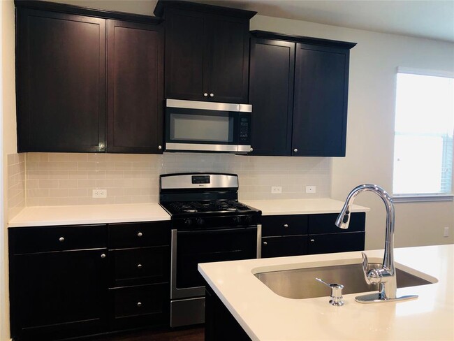 5315 Golden Canary Ln in Austin, TX - Building Photo - Building Photo