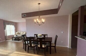 511 Prestwick Ln in Wheeling, IL - Building Photo - Building Photo