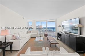 5025 Collins Ave in Miami Beach, FL - Building Photo - Building Photo