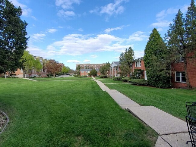 229 Johnson St in Palatine, IL - Building Photo - Building Photo