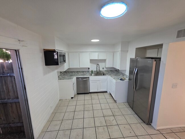 6748 N 44th Ave, Unit 1 in Glendale, AZ - Foto de edificio - Building Photo