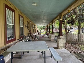 1166 Manak Rd in Sealy, TX - Building Photo - Building Photo