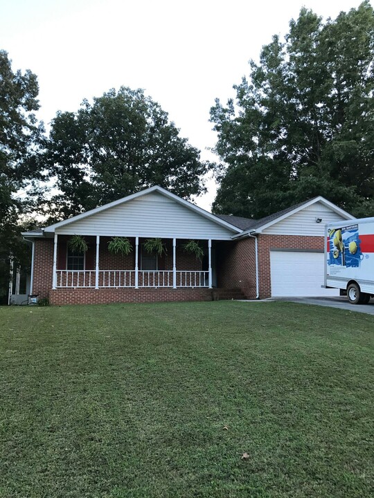 108 Jennings Cir in Tullahoma, TN - Building Photo