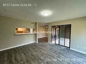 8033 Cedar Glen Dr in Charlotte, NC - Building Photo - Building Photo