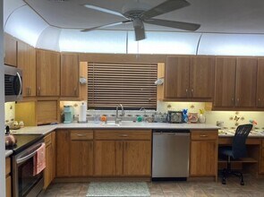 1565 Glentry Ln in Sebastian, FL - Foto de edificio - Building Photo