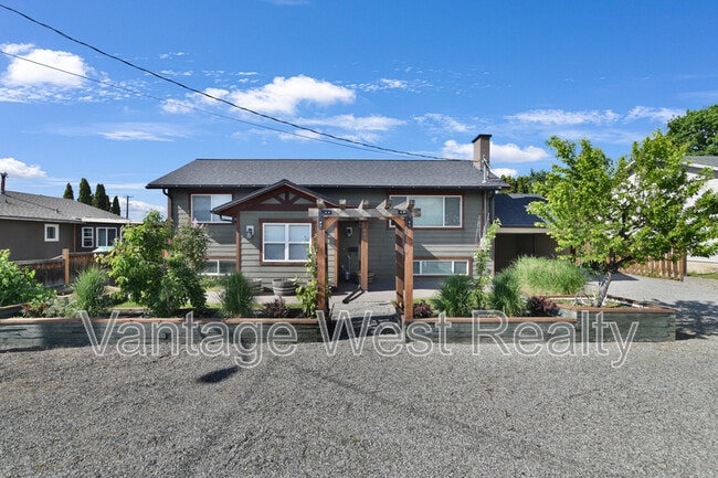 property at 600-600 Hollydell Rd
