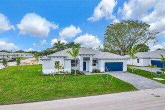 27254 SW 159th Path in Miami, FL - Building Photo - Building Photo