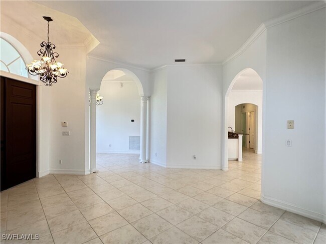 5071 Coral Wood Dr in Naples, FL - Building Photo - Building Photo