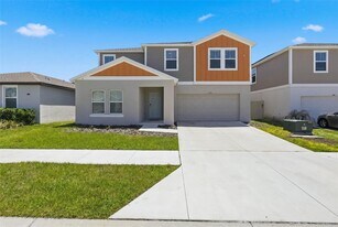 1330 Current Pl in Haines City, FL - Building Photo
