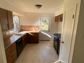 9404 Shady Oaks Dr in Austin, TX - Building Photo - Building Photo