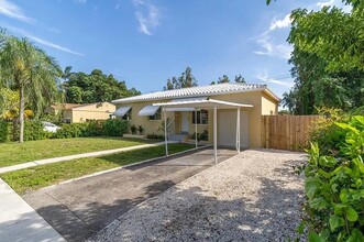 1210 NE 132nd St in North Miami, FL - Building Photo - Building Photo