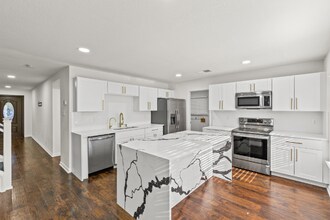 10003 Silver Park in San Antonio, TX - Building Photo - Building Photo