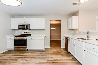 130 Bellington Dr in Mcdonough, GA - Building Photo - Building Photo