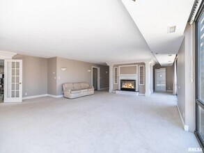 123 SW Jefferson Ave in Peoria, IL - Building Photo - Building Photo