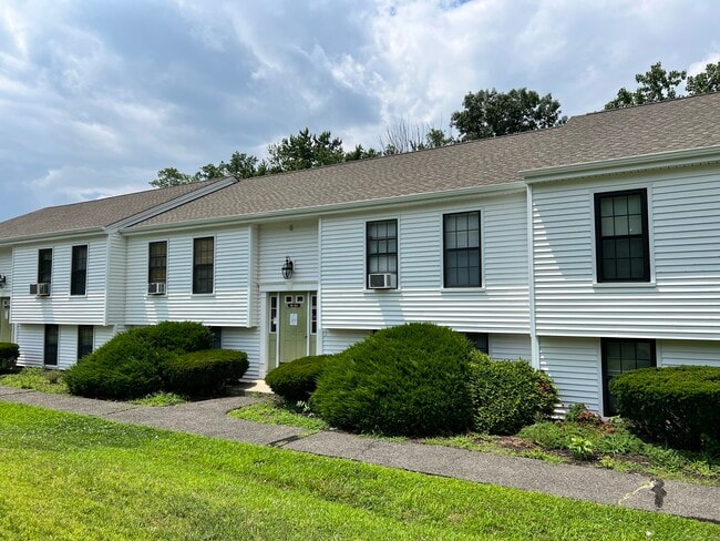 property at 61 Aspetuck Vlg