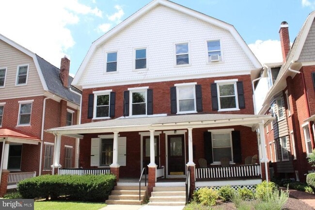 311 Dean St in West Chester, PA - Building Photo - Building Photo