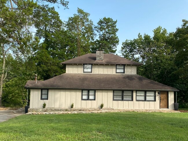 property at 821 Mcfarland Ln