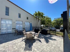 3421 Winkler Ave in Ft. Myers, FL - Building Photo - Building Photo