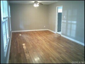 303 Brookside Dr in Little Rock, AR - Building Photo - Building Photo