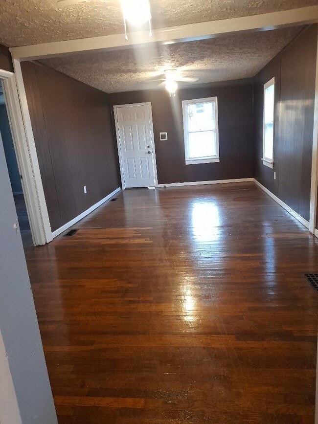 4415 Askew Ave in Kansas City, MO - Building Photo - Building Photo