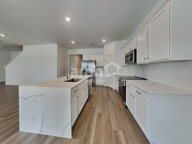 37878 Dusty Saddle Ln in Zephyrhills, FL - Building Photo - Building Photo