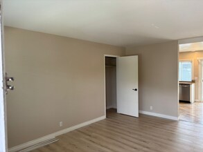 5 Firwood in Irvine, CA - Building Photo - Building Photo