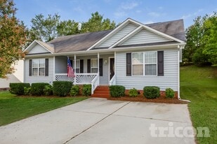 923 Loch Lomond Cir in Concord, NC - Building Photo