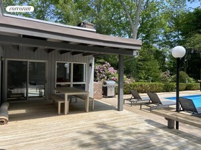 1A Beatrice Dr in Hampton Bays, NY - Foto de edificio - Building Photo