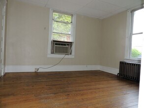 709 Court St in Maryville, TN - Foto de edificio - Building Photo