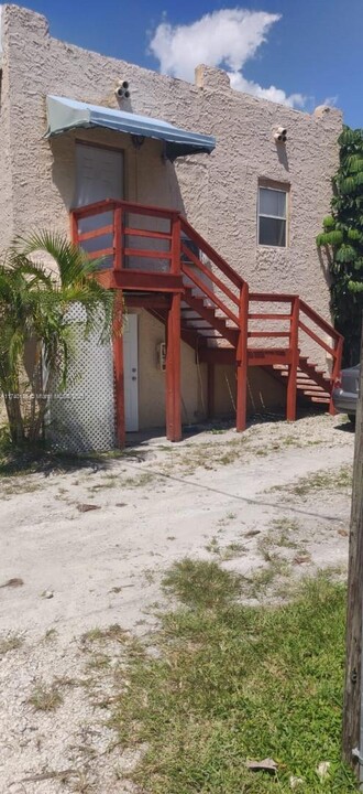 304 SW 20th St in Fort Lauderdale, FL - Building Photo