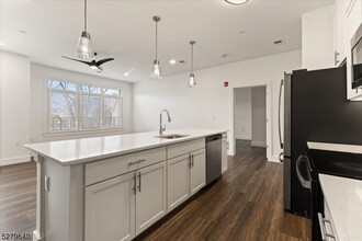 450 Springfield Ave in Summit, NJ - Building Photo - Building Photo