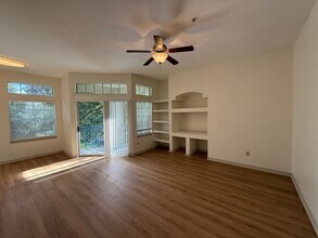 7380 Westpointe Blvd in Orlando, FL - Building Photo - Building Photo