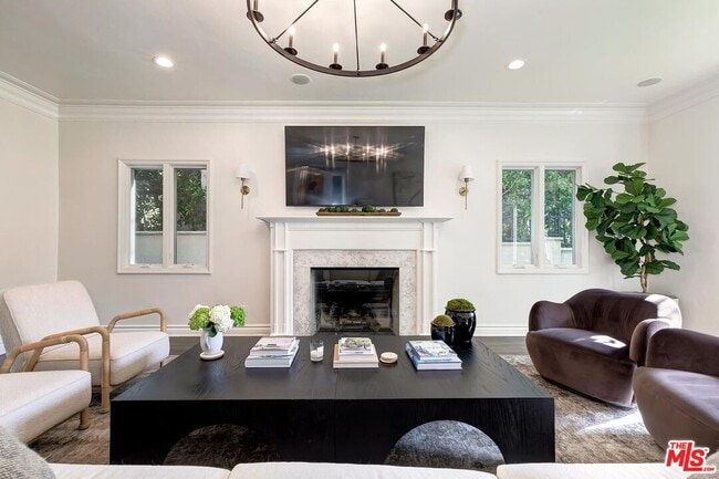 property at 1154 N Wetherly Dr