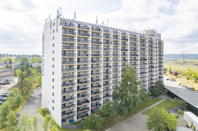 Glenpatrick House in Calgary, AB - Building Photo - Building Photo