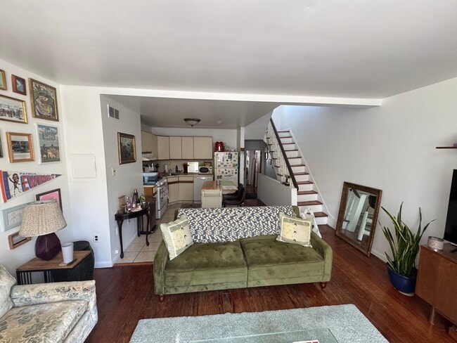1522 S 13th St, Unit 2nd floor in Philadelphia, PA - Foto de edificio - Building Photo