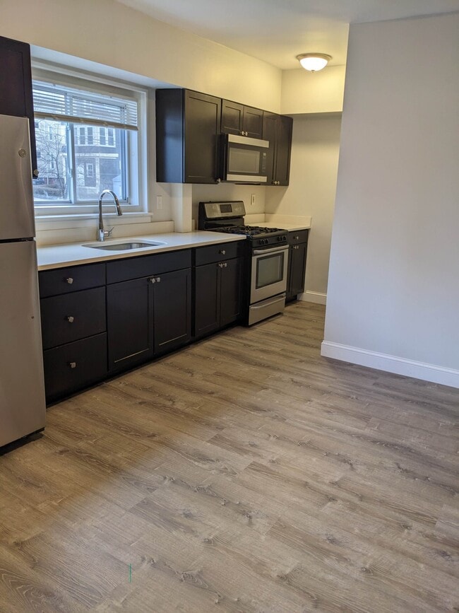 25 Moreland St, Unit 2 in Somerville, MA - Building Photo - Building Photo